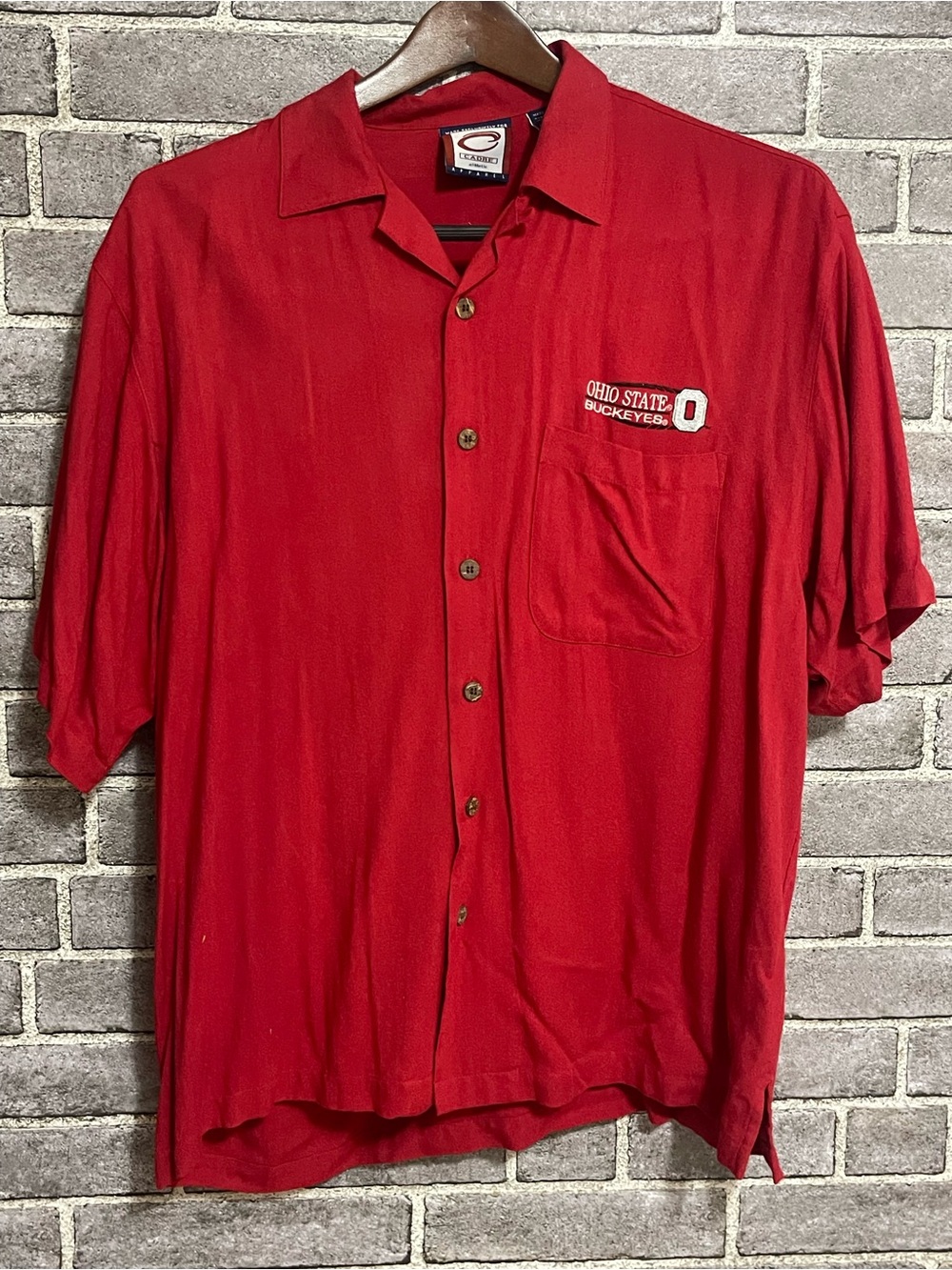 Ohio State Buckeyes Camp Shirt Men’s Large Red Rayon Button Front Hawaiian Casua